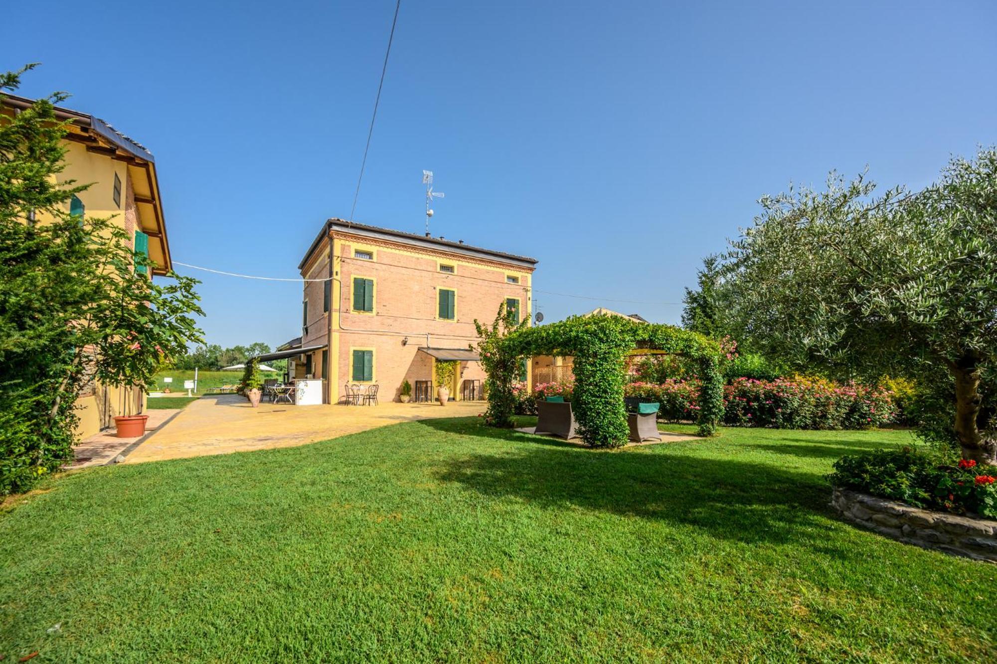 La Casa Di Valeria - Modena Acomodação com café da manhã Exterior foto