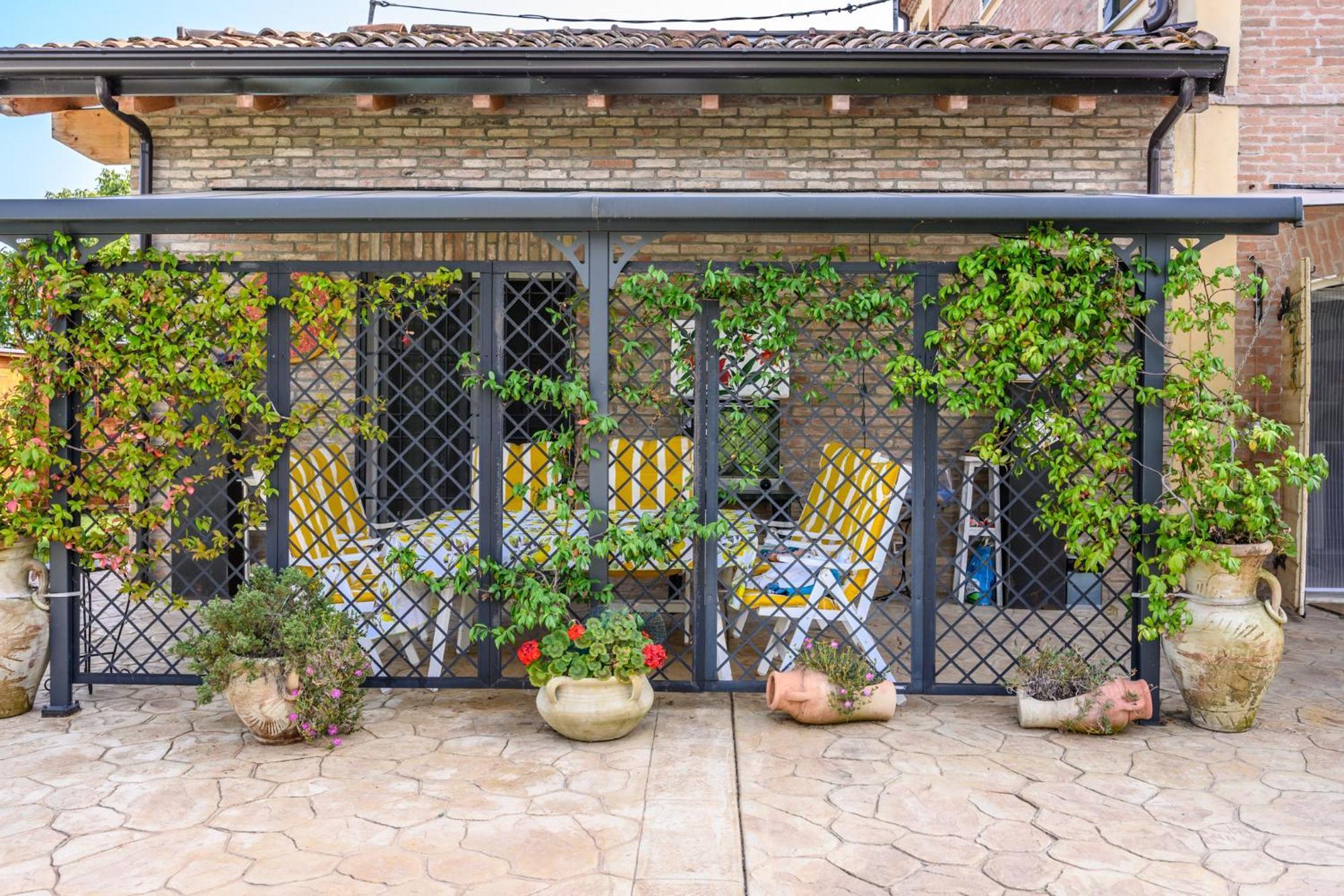 La Casa Di Valeria - Modena Acomodação com café da manhã Exterior foto